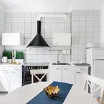 Saint Ignoto Bright And Cosy By Reside Baltic *